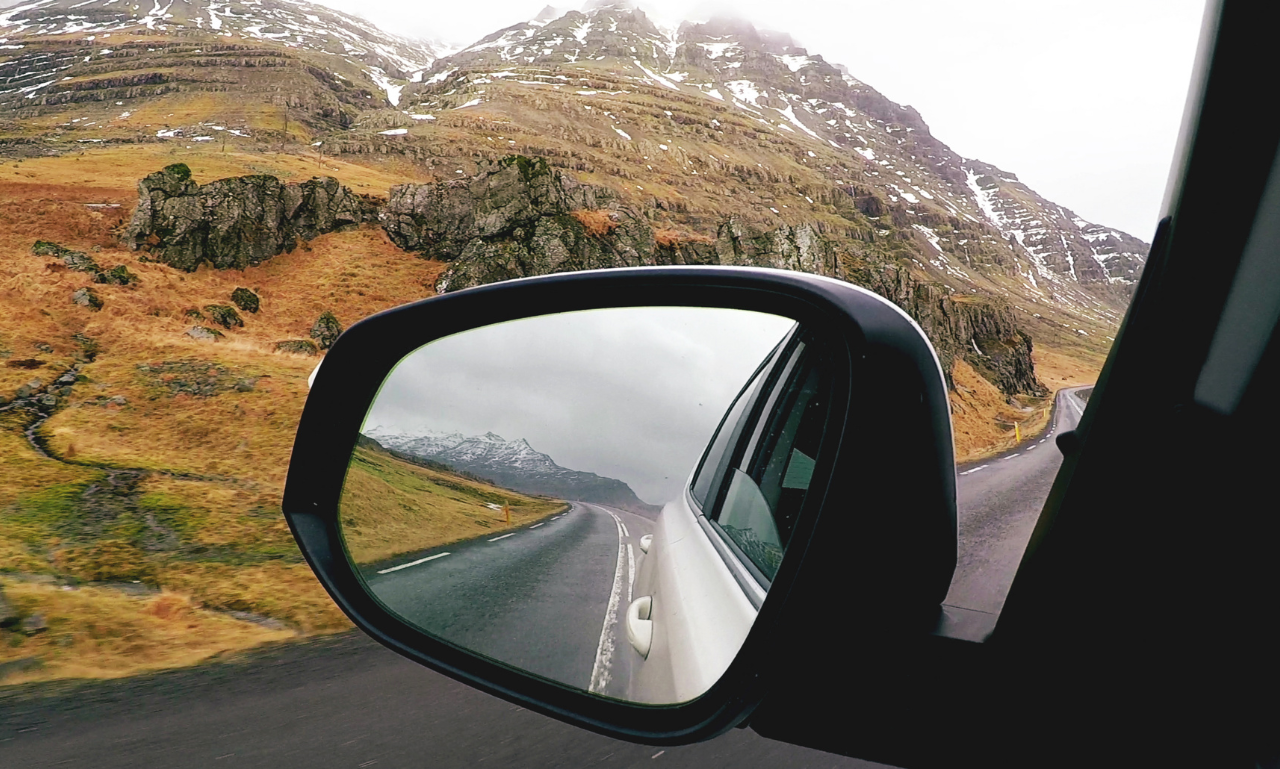The Benefits of Upgrading to High-Tech Side Mirrors in Your Car