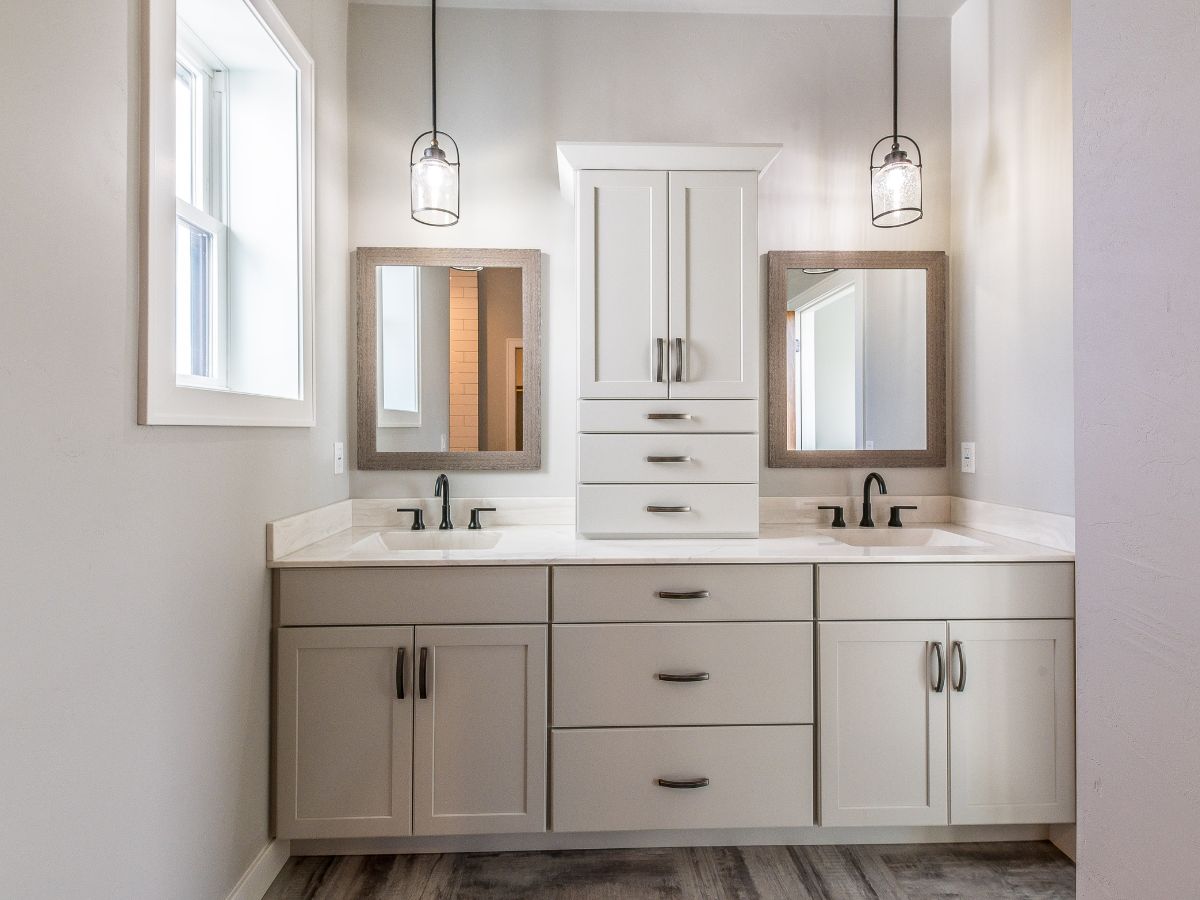 Top Features to Look for in Modern Bathroom Vanities in 2025