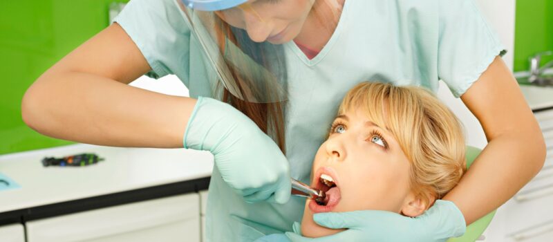 dentist tooth extraction