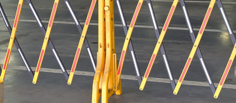plastic folding barricades