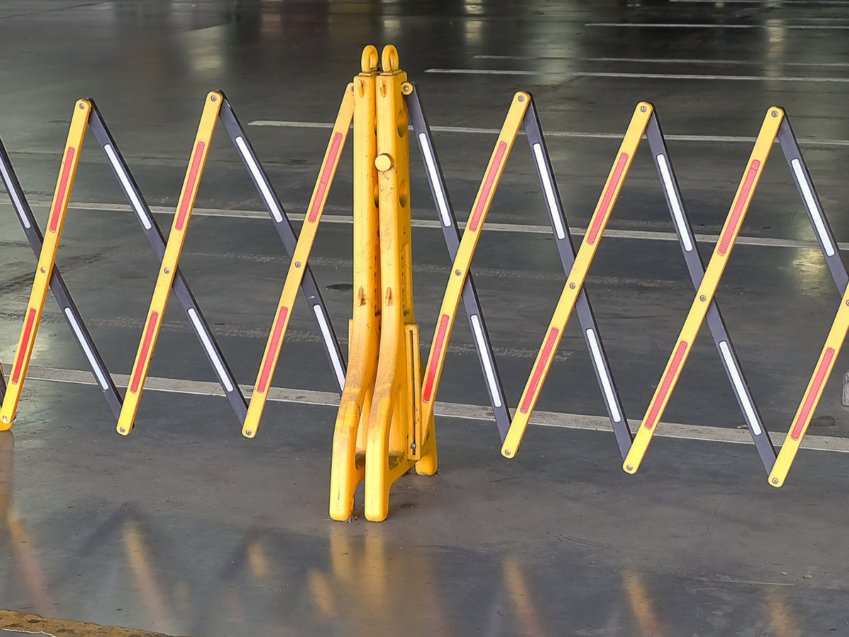 Everything you should know about portable plastic folding barricades